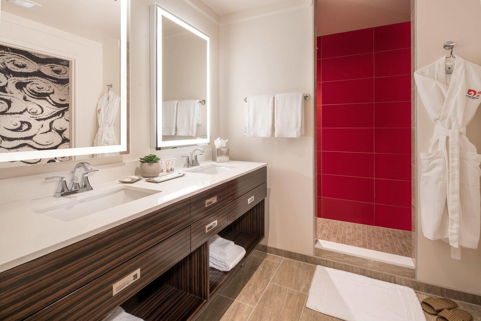 לאס וגאס Lucky Dragon Hotel מראה חיצוני תמונה